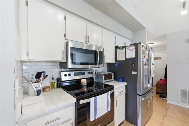 5405 STORK COURT, Tampa, FL 33625