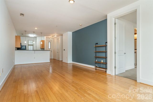 1101 W 1st Street 307, Charlotte, NC 28202