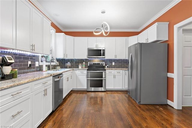 6010 Kempsford Court, Kernersville, NC 27284