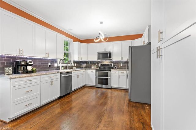 6010 Kempsford Court, Kernersville, NC 27284