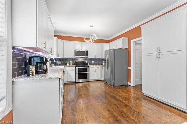 6010 Kempsford Court, Kernersville, NC 27284
