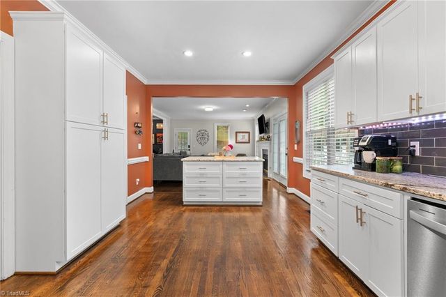 6010 Kempsford Court, Kernersville, NC 27284