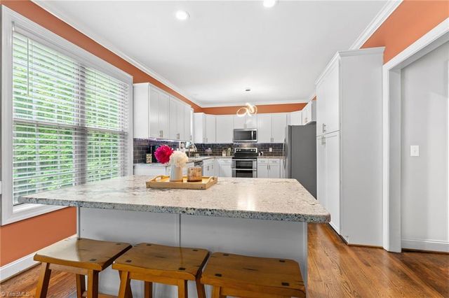 6010 Kempsford Court, Kernersville, NC 27284