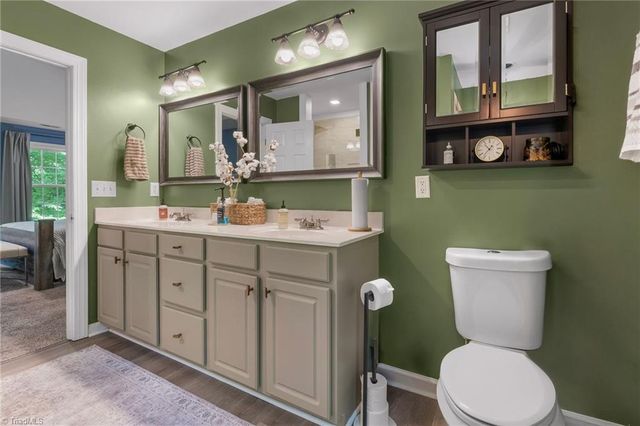 6010 Kempsford Court, Kernersville, NC 27284