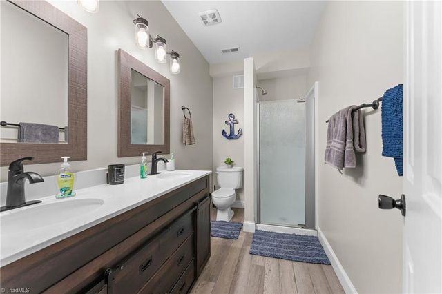 6010 Kempsford Court, Kernersville, NC 27284