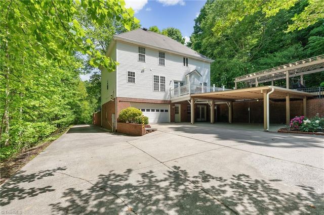 6010 Kempsford Court, Kernersville, NC 27284