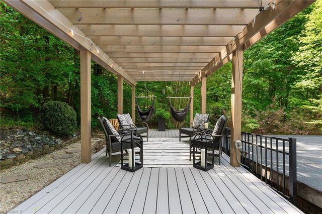6010 Kempsford Court, Kernersville, NC 27284