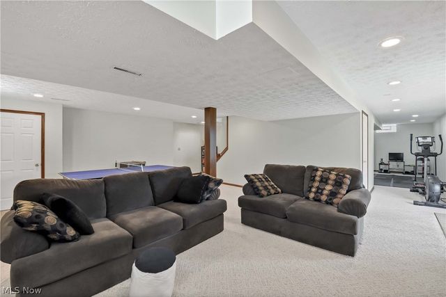 3090 Uxbridge Drive, Brunswick, OH 44212