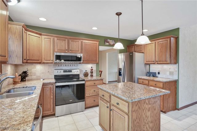 3090 Uxbridge Drive, Brunswick, OH 44212