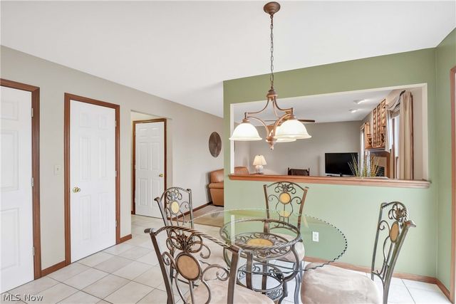 3090 Uxbridge Drive, Brunswick, OH 44212