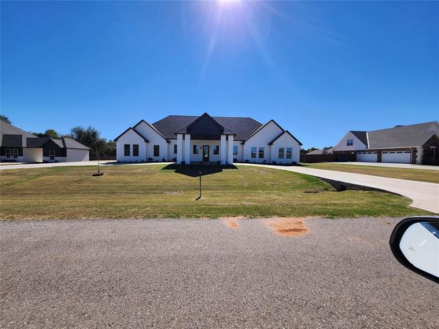 1316 W Harvard Way, Mustang, OK 73064
