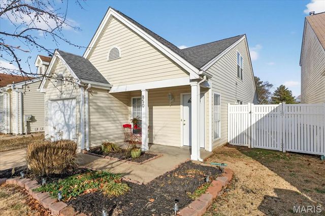 850 Liberty Village Drive, Florissant, MO 63031