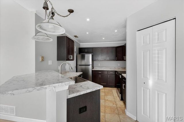 850 Liberty Village Drive, Florissant, MO 63031