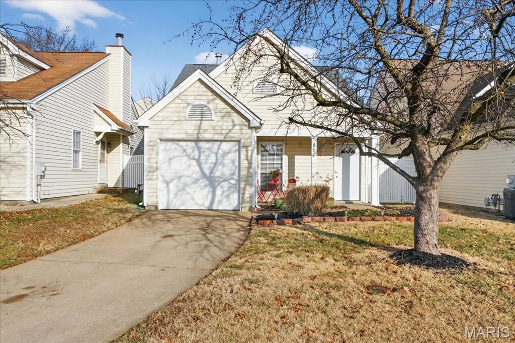 850 Liberty Village Drive, Florissant, MO 63031