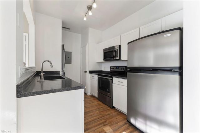 1434 Shortleaf LN, Chesapeake, VA 23320