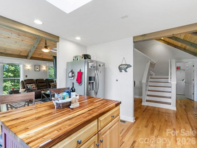31 Bear Den Road, Asheville, NC 28805