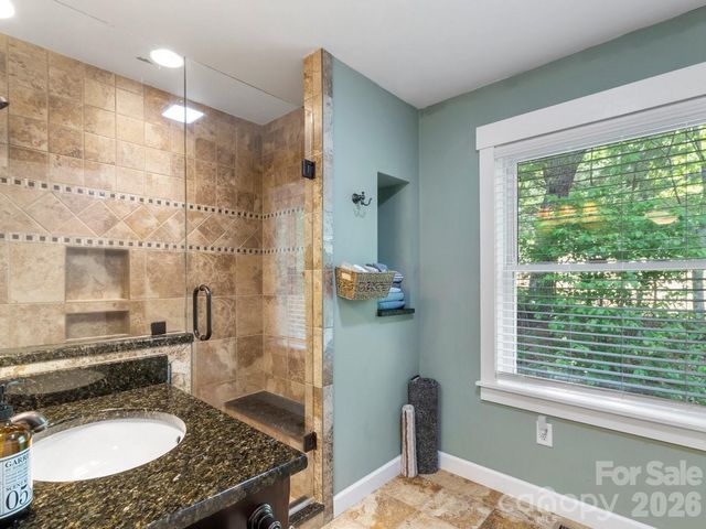 31 Bear Den Road, Asheville, NC 28805