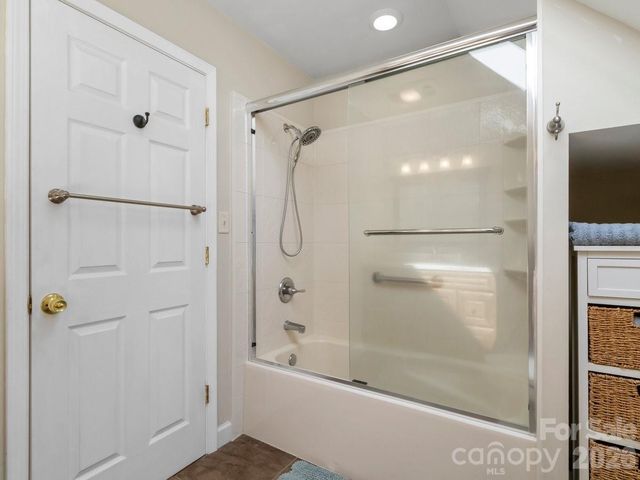 31 Bear Den Road, Asheville, NC 28805