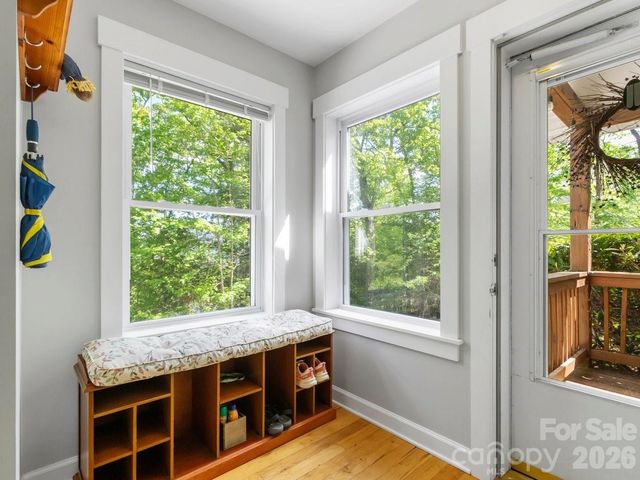 31 Bear Den Road, Asheville, NC 28805