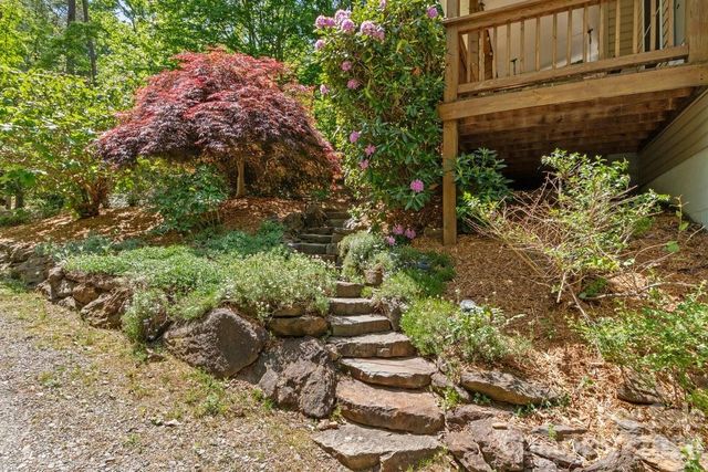 31 Bear Den Road, Asheville, NC 28805