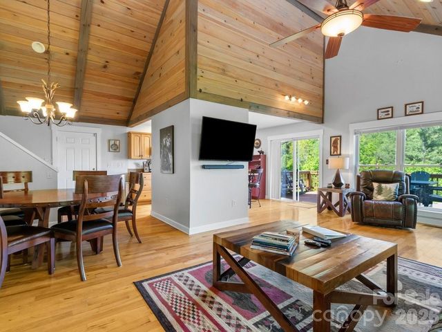 31 Bear Den Road, Asheville, NC 28805