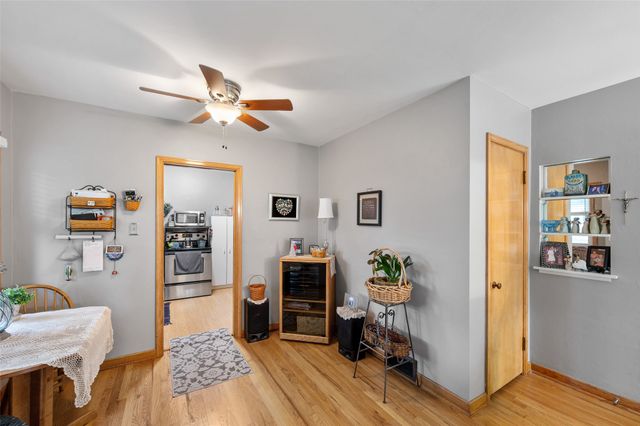 4042 40th Street, Des Moines, IA 50310