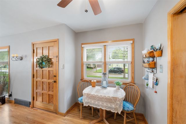4042 40th Street, Des Moines, IA 50310