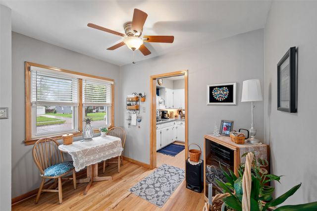 4042 40th Street, Des Moines, IA 50310