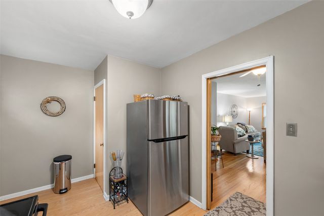 4042 40th Street, Des Moines, IA 50310