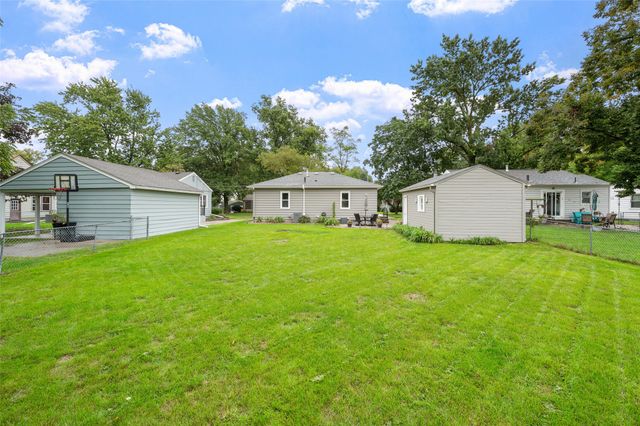 4042 40th Street, Des Moines, IA 50310