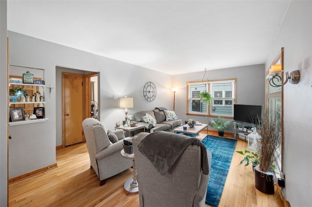 4042 40th Street, Des Moines, IA 50310