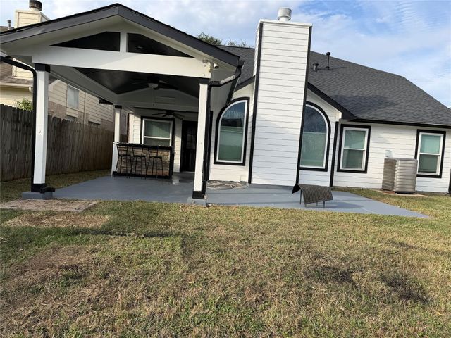 4230 Geronimo Lake Drive, Houston, TX 77047