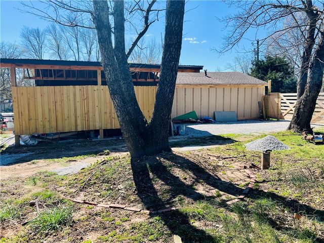 3801 Southland Drive, Springdale, AR 72764