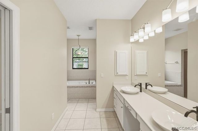 58 Byrsonima Circle, Homosassa, FL 34446