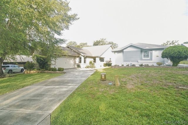 58 Byrsonima Circle, Homosassa, FL 34446