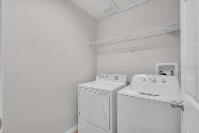 5204 BANNISTER PARK LANE, Lithia, FL 33547