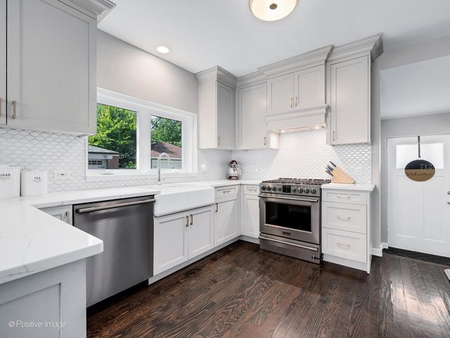 712 N Catherine Avenue, La Grange Park, IL 60526