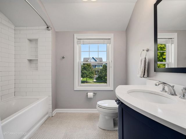 712 N Catherine Avenue, La Grange Park, IL 60526