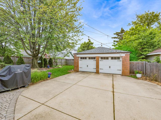 712 N Catherine Avenue, La Grange Park, IL 60526