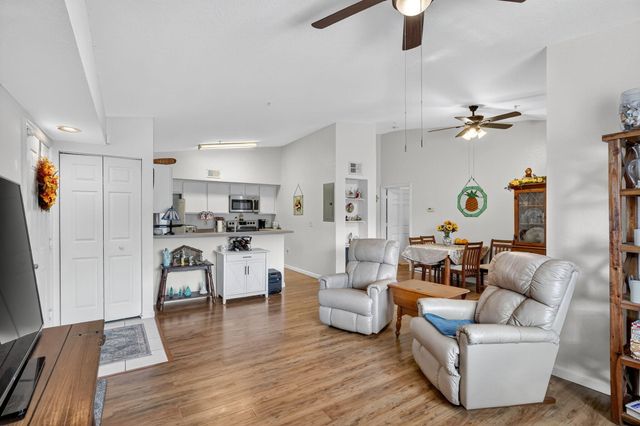 201 SW Palm Dr Apt 201, Port St Lucie, FL 34986