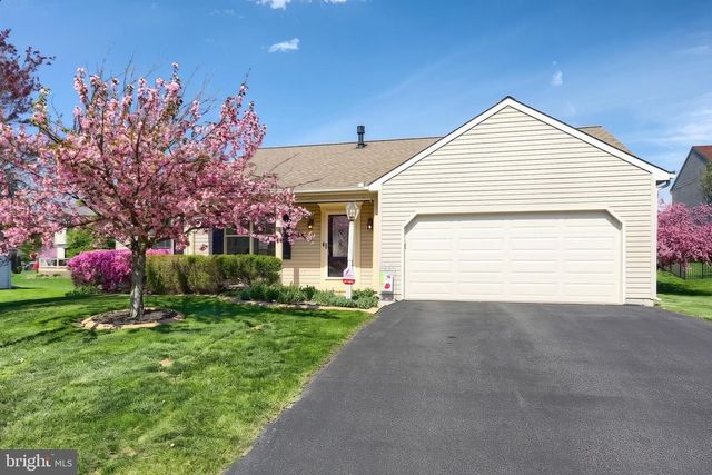 440 STERLING DR, Red Lion, PA 17356