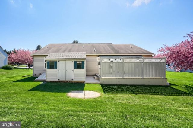 440 STERLING DR, Red Lion, PA 17356