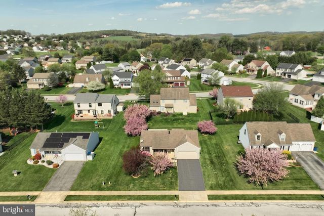 440 STERLING DR, Red Lion, PA 17356