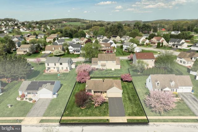 440 STERLING DR, Red Lion, PA 17356