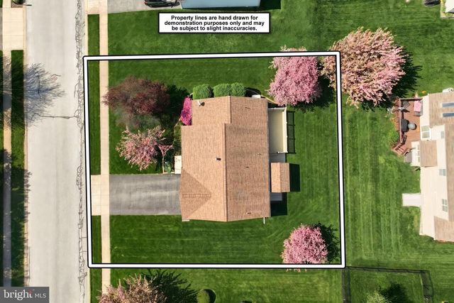 440 STERLING DR, Red Lion, PA 17356