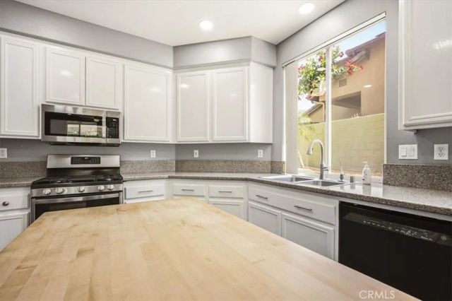 5065 Columbia, Fontana, CA 92336