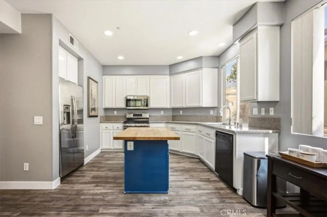 5065 Columbia, Fontana, CA 92336
