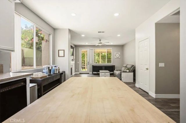 5065 Columbia, Fontana, CA 92336