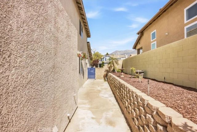 5065 Columbia, Fontana, CA 92336