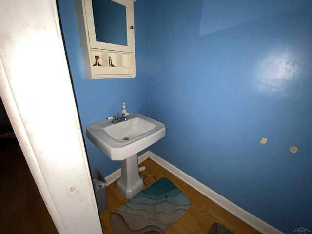 751 Chicago Avenue, Lansing, MI 48915